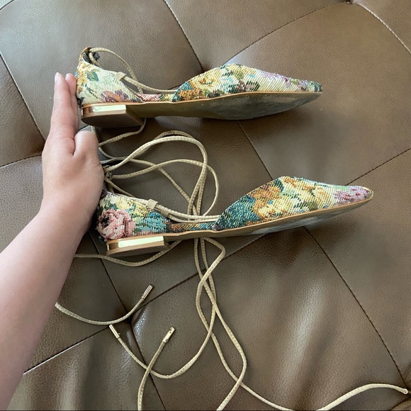 Steve Madden Walkie Floral Flat 7.5 Lace Up - Picture 8 of 12